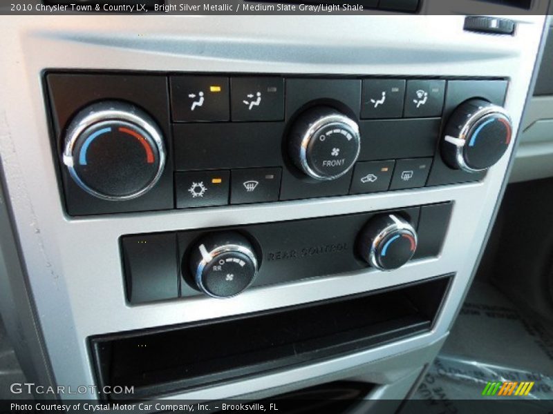Bright Silver Metallic / Medium Slate Gray/Light Shale 2010 Chrysler Town & Country LX