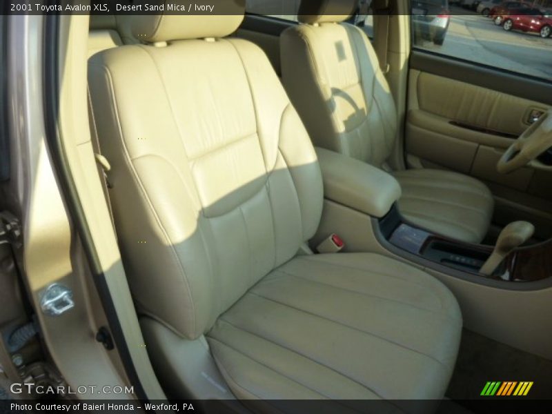 Desert Sand Mica / Ivory 2001 Toyota Avalon XLS