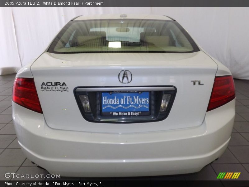 White Diamond Pearl / Parchment 2005 Acura TL 3.2