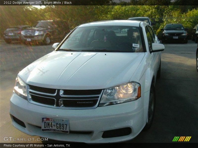Bright White / Black 2012 Dodge Avenger SXT