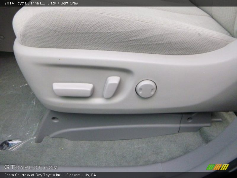 Black / Light Gray 2014 Toyota Sienna LE