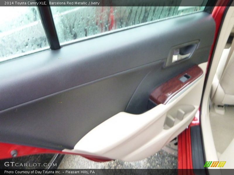 Barcelona Red Metallic / Ivory 2014 Toyota Camry XLE
