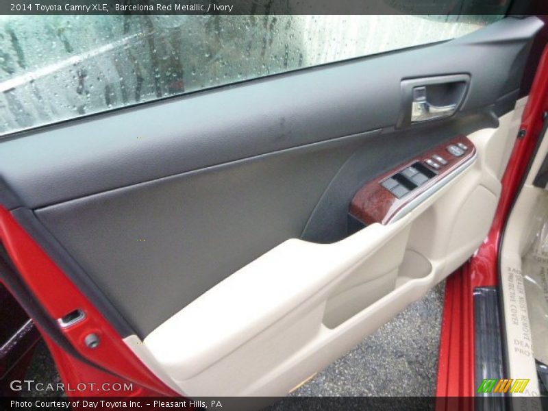Barcelona Red Metallic / Ivory 2014 Toyota Camry XLE