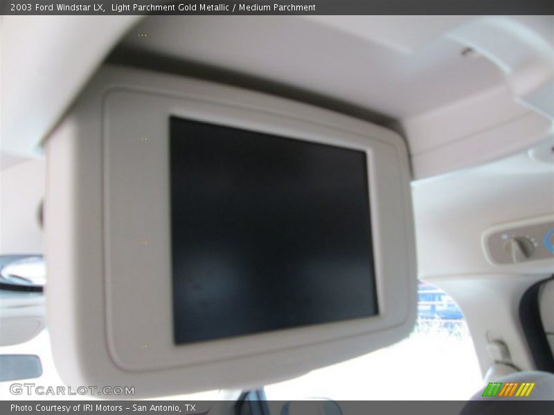 Light Parchment Gold Metallic / Medium Parchment 2003 Ford Windstar LX
