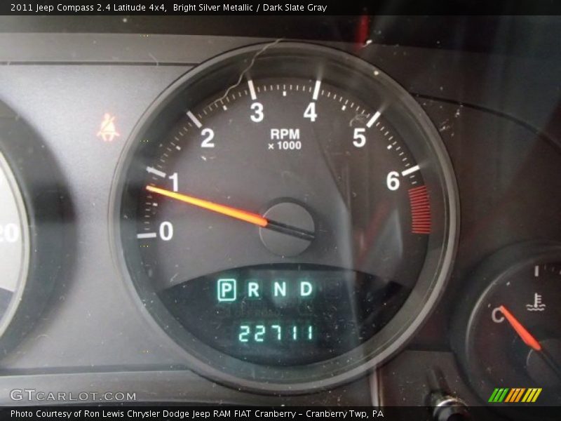 Bright Silver Metallic / Dark Slate Gray 2011 Jeep Compass 2.4 Latitude 4x4