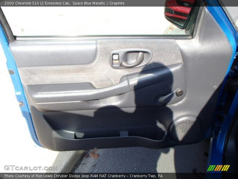 Space Blue Metallic / Graphite 2000 Chevrolet S10 LS Extended Cab