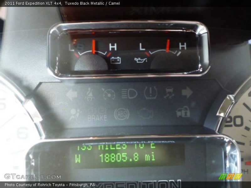 Tuxedo Black Metallic / Camel 2011 Ford Expedition XLT 4x4