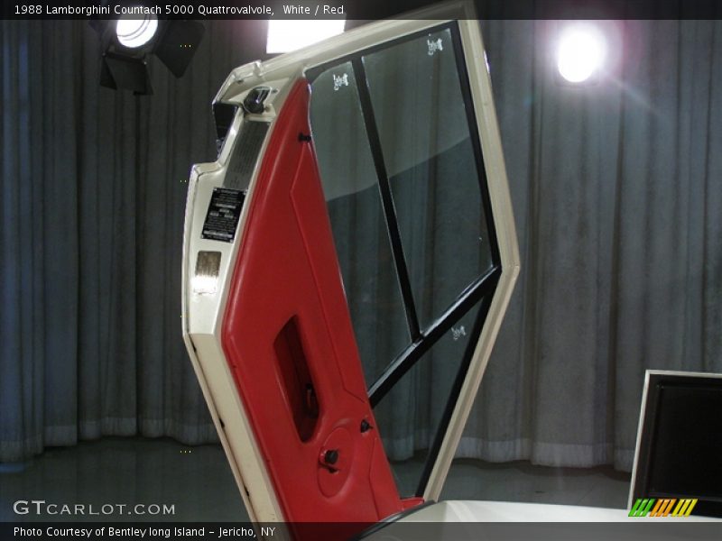 White / Red 1988 Lamborghini Countach 5000 Quattrovalvole