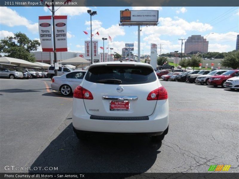 Pearl White / Black 2011 Nissan Rogue S
