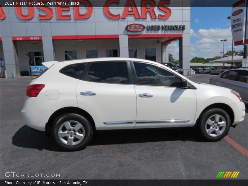 Pearl White / Black 2011 Nissan Rogue S