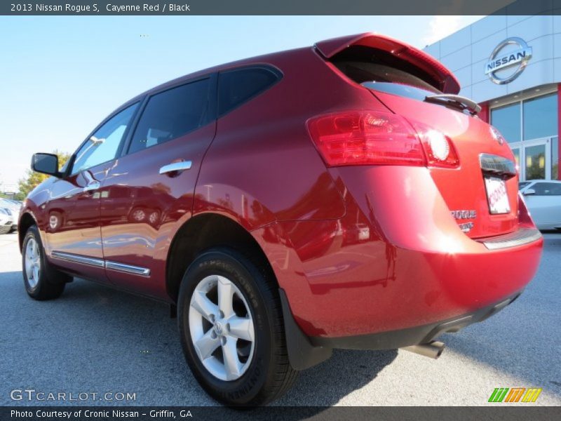 Cayenne Red / Black 2013 Nissan Rogue S