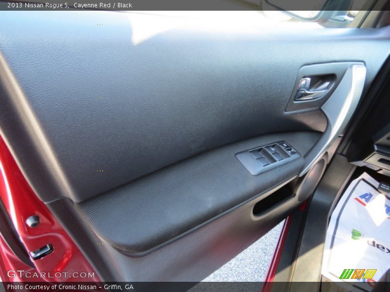 Cayenne Red / Black 2013 Nissan Rogue S