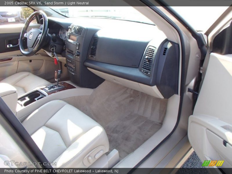 Sand Storm / Light Neutral 2005 Cadillac SRX V6