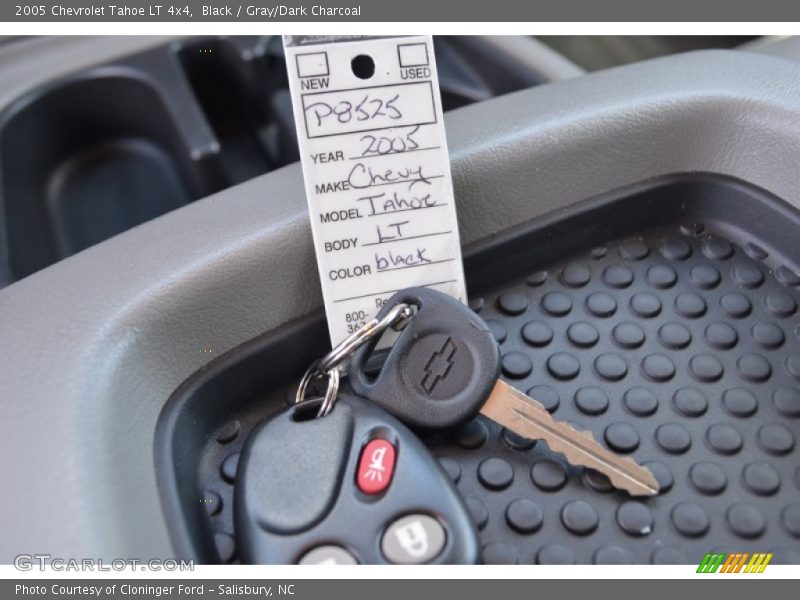 Black / Gray/Dark Charcoal 2005 Chevrolet Tahoe LT 4x4