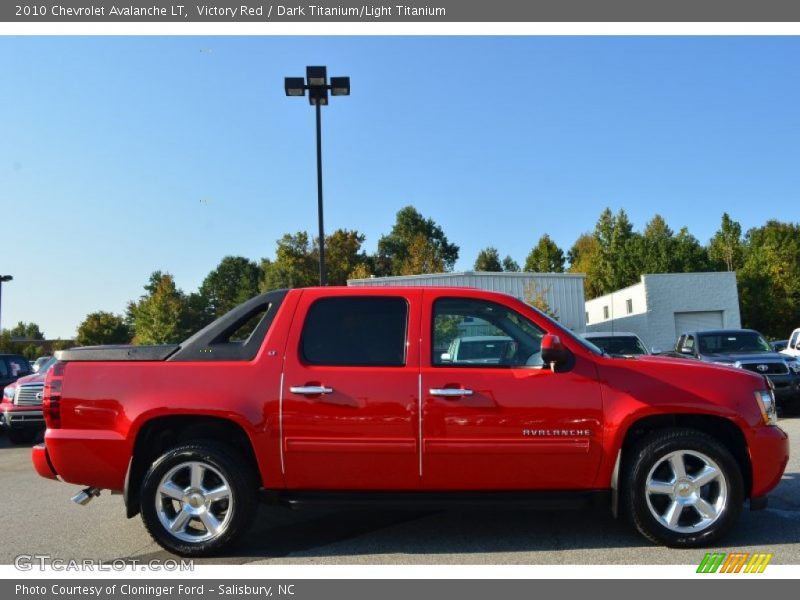 Victory Red / Dark Titanium/Light Titanium 2010 Chevrolet Avalanche LT