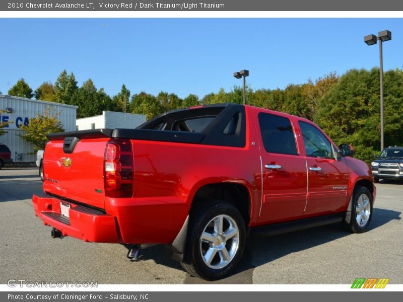 Victory Red / Dark Titanium/Light Titanium 2010 Chevrolet Avalanche LT