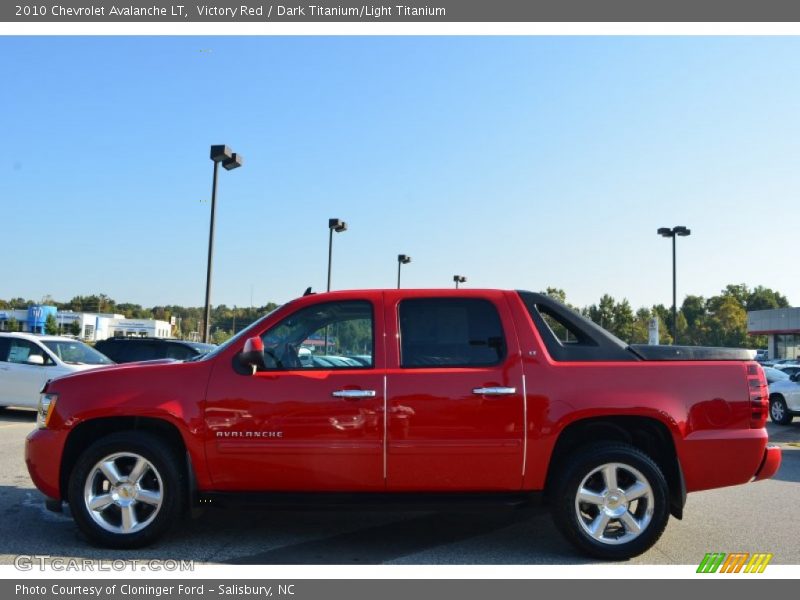Victory Red / Dark Titanium/Light Titanium 2010 Chevrolet Avalanche LT
