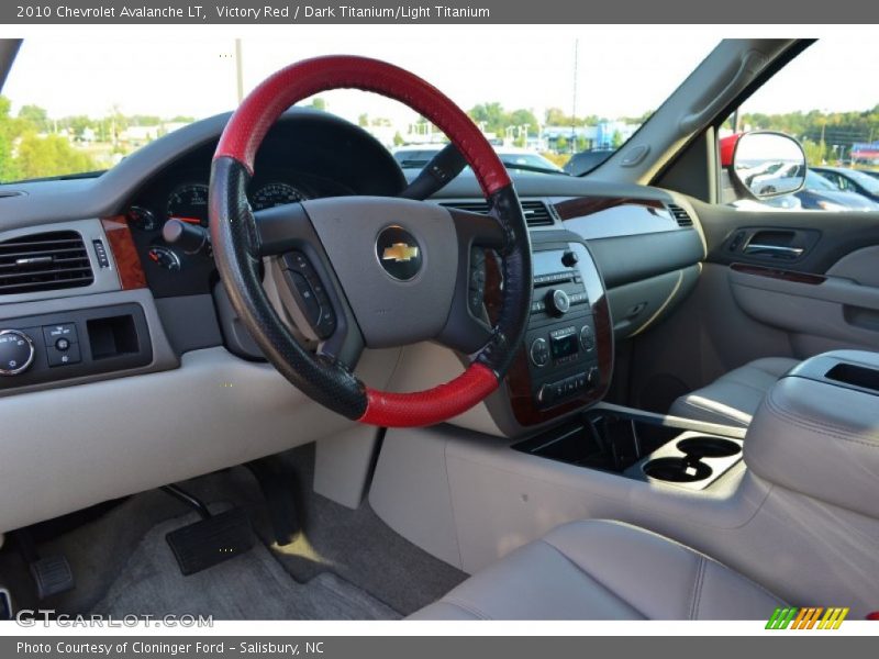 Victory Red / Dark Titanium/Light Titanium 2010 Chevrolet Avalanche LT