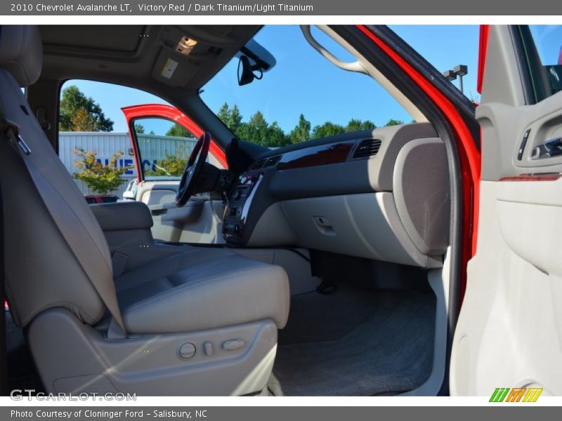 Victory Red / Dark Titanium/Light Titanium 2010 Chevrolet Avalanche LT