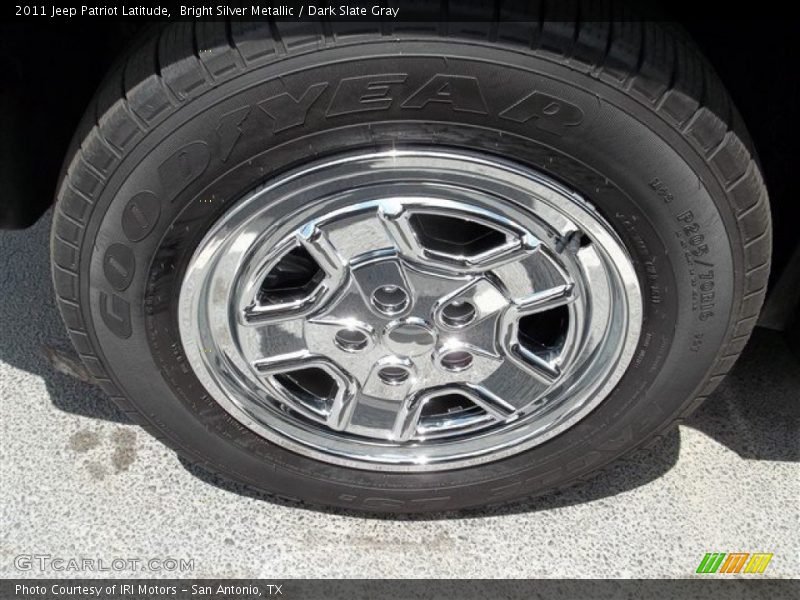 Bright Silver Metallic / Dark Slate Gray 2011 Jeep Patriot Latitude