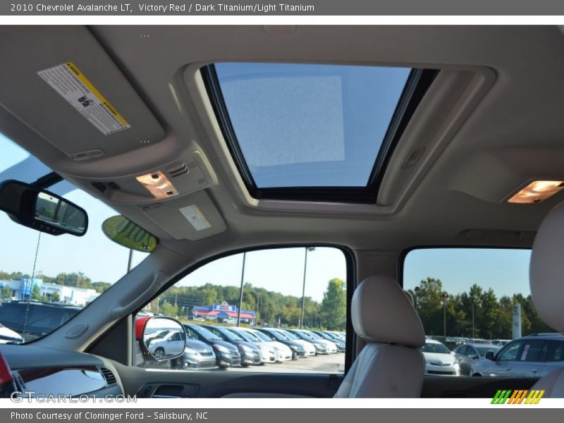 Victory Red / Dark Titanium/Light Titanium 2010 Chevrolet Avalanche LT