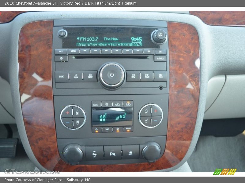 Victory Red / Dark Titanium/Light Titanium 2010 Chevrolet Avalanche LT