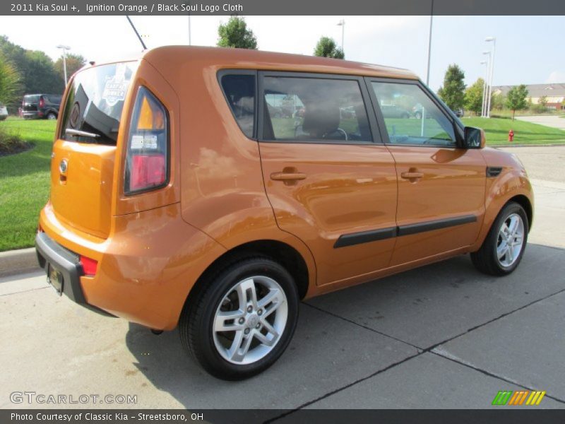 Ignition Orange / Black Soul Logo Cloth 2011 Kia Soul +