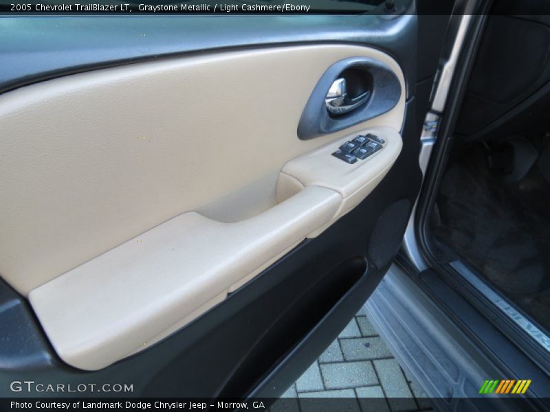 Graystone Metallic / Light Cashmere/Ebony 2005 Chevrolet TrailBlazer LT