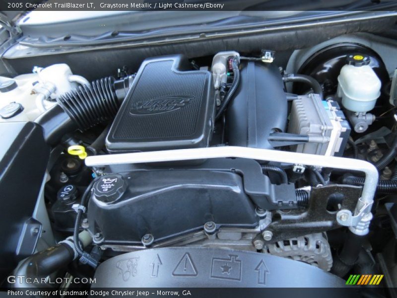 Graystone Metallic / Light Cashmere/Ebony 2005 Chevrolet TrailBlazer LT