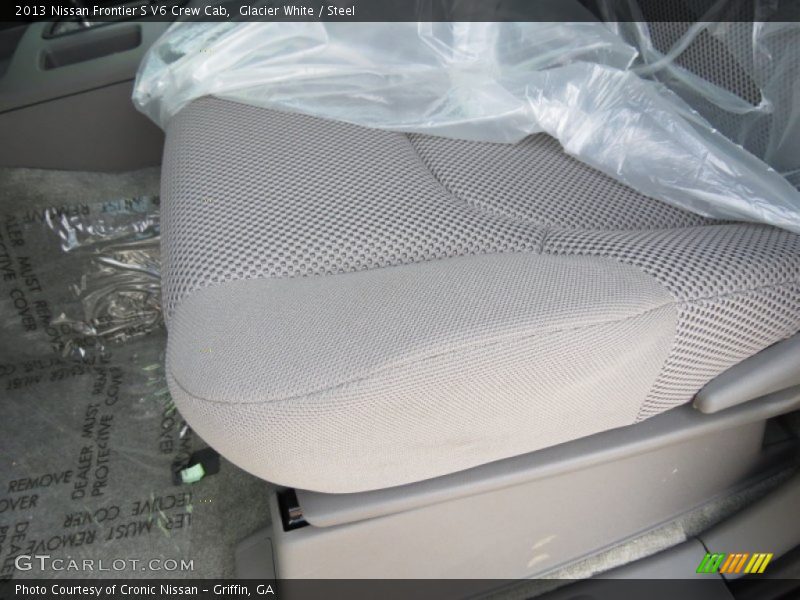 Glacier White / Steel 2013 Nissan Frontier S V6 Crew Cab