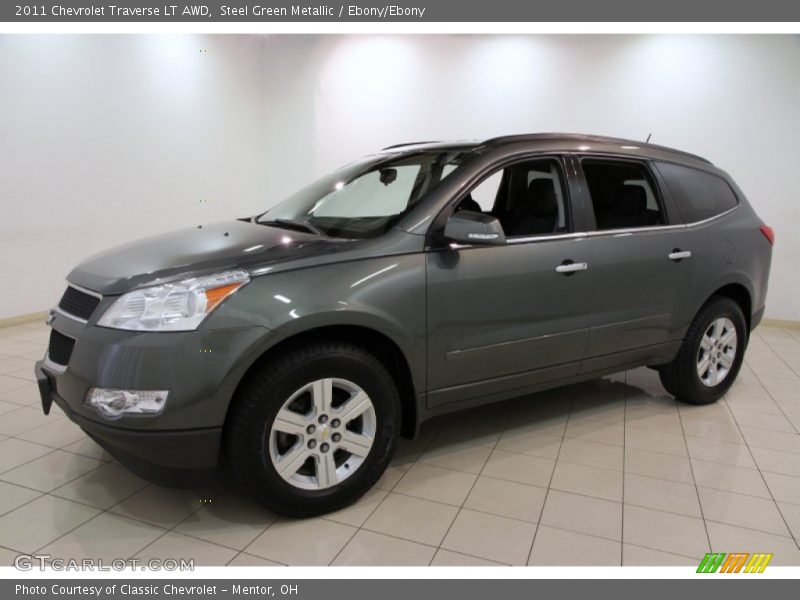 Front 3/4 View of 2011 Traverse LT AWD