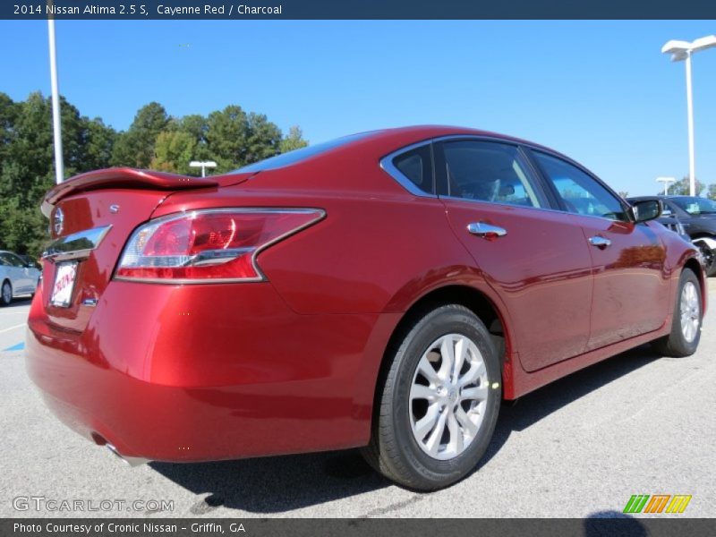 Cayenne Red / Charcoal 2014 Nissan Altima 2.5 S