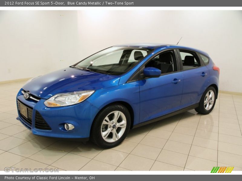 Front 3/4 View of 2012 Focus SE Sport 5-Door