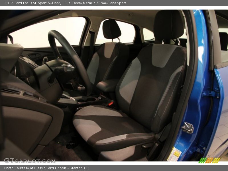 Blue Candy Metallic / Two-Tone Sport 2012 Ford Focus SE Sport 5-Door