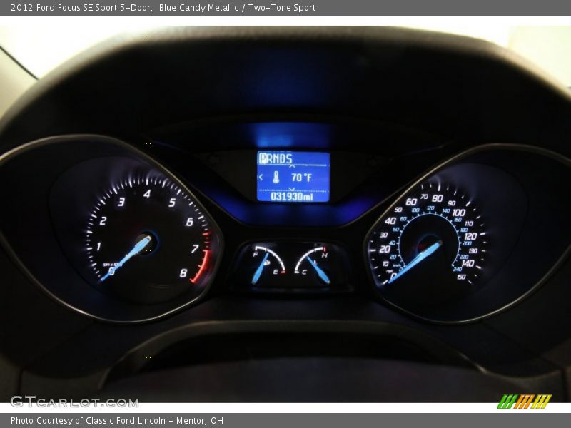 Blue Candy Metallic / Two-Tone Sport 2012 Ford Focus SE Sport 5-Door