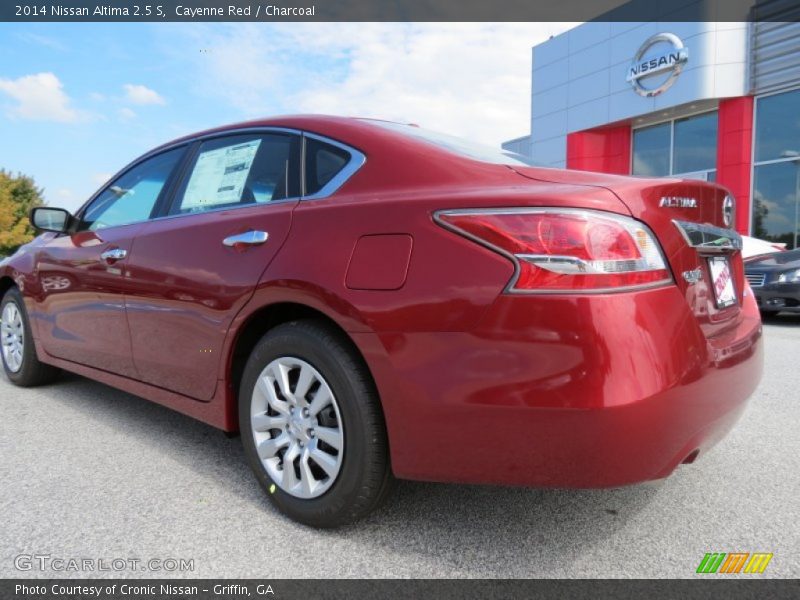 Cayenne Red / Charcoal 2014 Nissan Altima 2.5 S