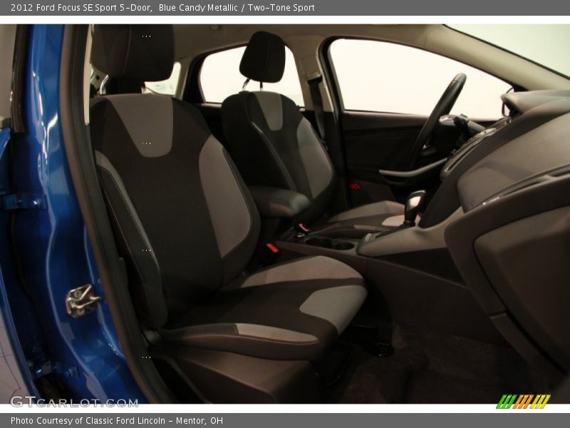 Blue Candy Metallic / Two-Tone Sport 2012 Ford Focus SE Sport 5-Door