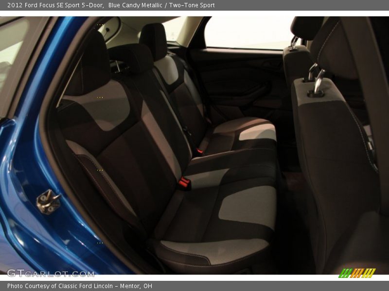 Blue Candy Metallic / Two-Tone Sport 2012 Ford Focus SE Sport 5-Door