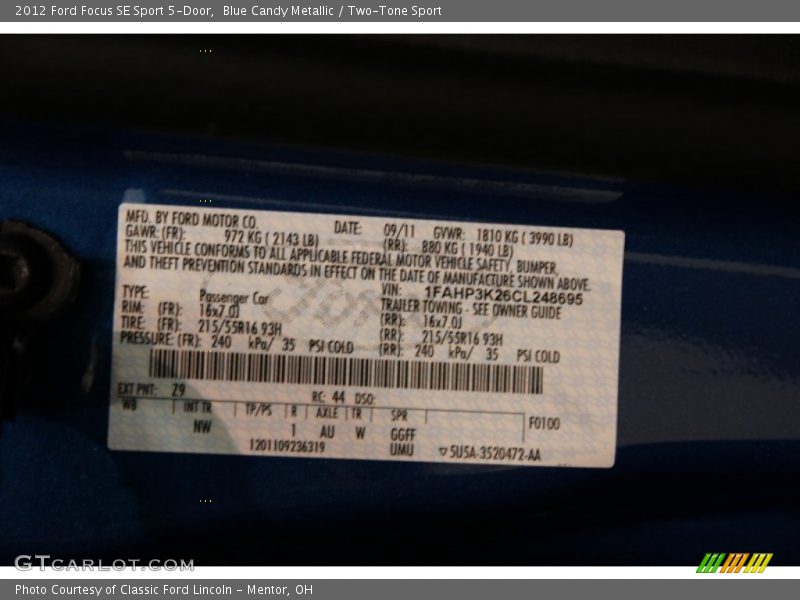 Blue Candy Metallic / Two-Tone Sport 2012 Ford Focus SE Sport 5-Door