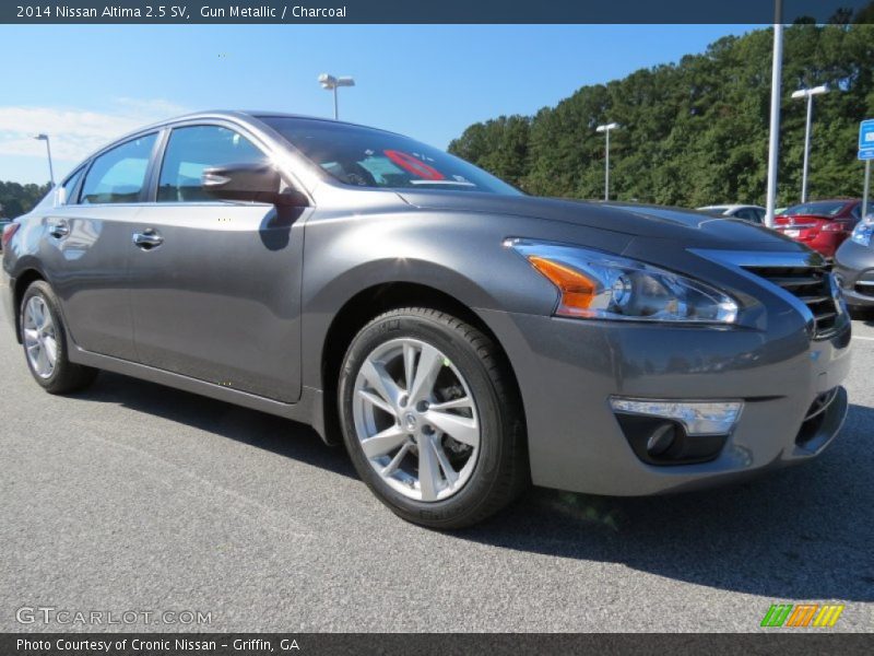 Front 3/4 View of 2014 Altima 2.5 SV