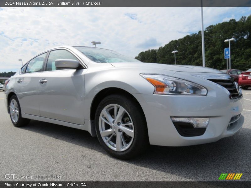 Front 3/4 View of 2014 Altima 2.5 SV