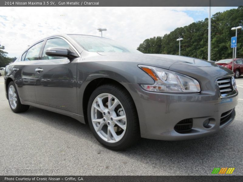Front 3/4 View of 2014 Maxima 3.5 SV