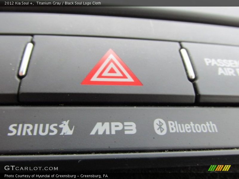 Titanium Gray / Black Soul Logo Cloth 2012 Kia Soul +