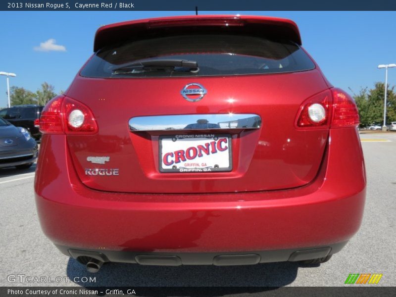 Cayenne Red / Black 2013 Nissan Rogue S