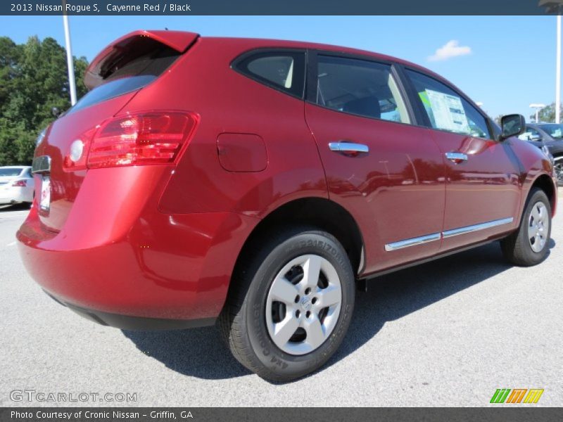 Cayenne Red / Black 2013 Nissan Rogue S