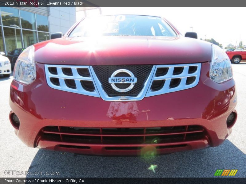 Cayenne Red / Black 2013 Nissan Rogue S