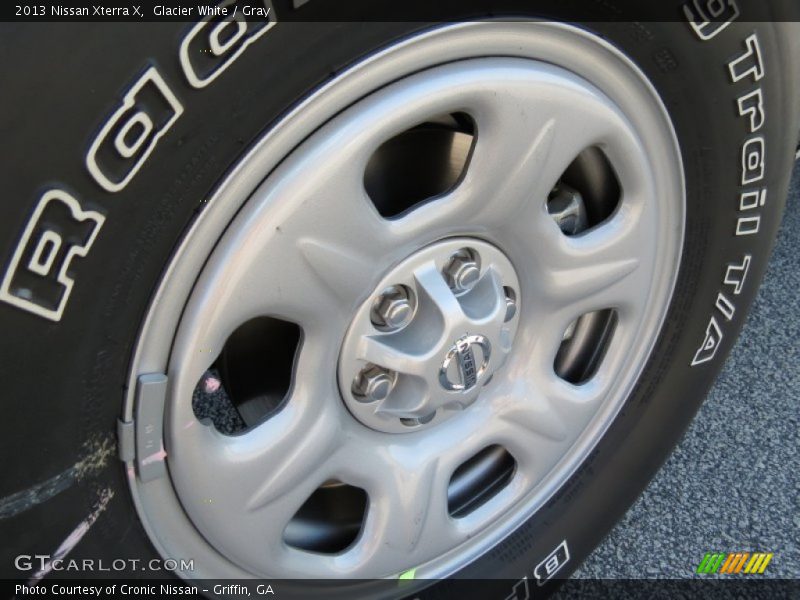 Glacier White / Gray 2013 Nissan Xterra X