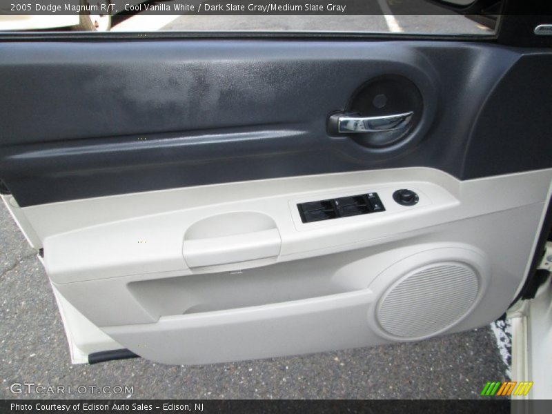 Cool Vanilla White / Dark Slate Gray/Medium Slate Gray 2005 Dodge Magnum R/T