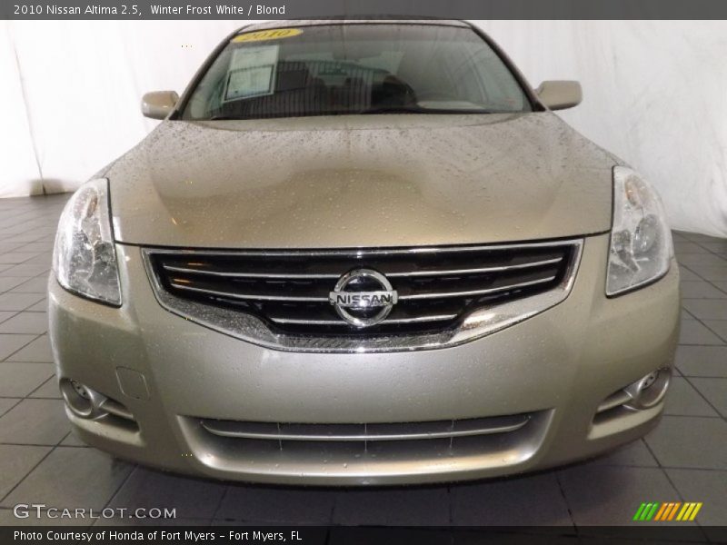 Winter Frost White / Blond 2010 Nissan Altima 2.5