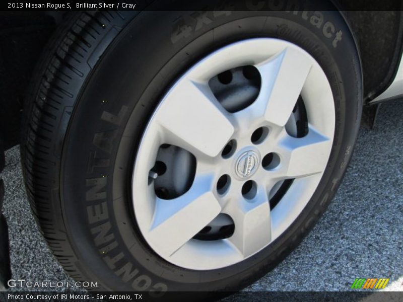 Brilliant Silver / Gray 2013 Nissan Rogue S